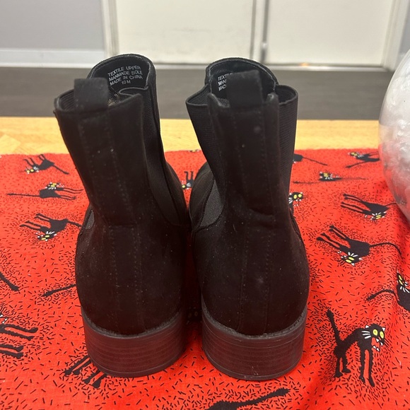 Loft Chelsea Black Booties. Size 10 - Picture 4 of 7